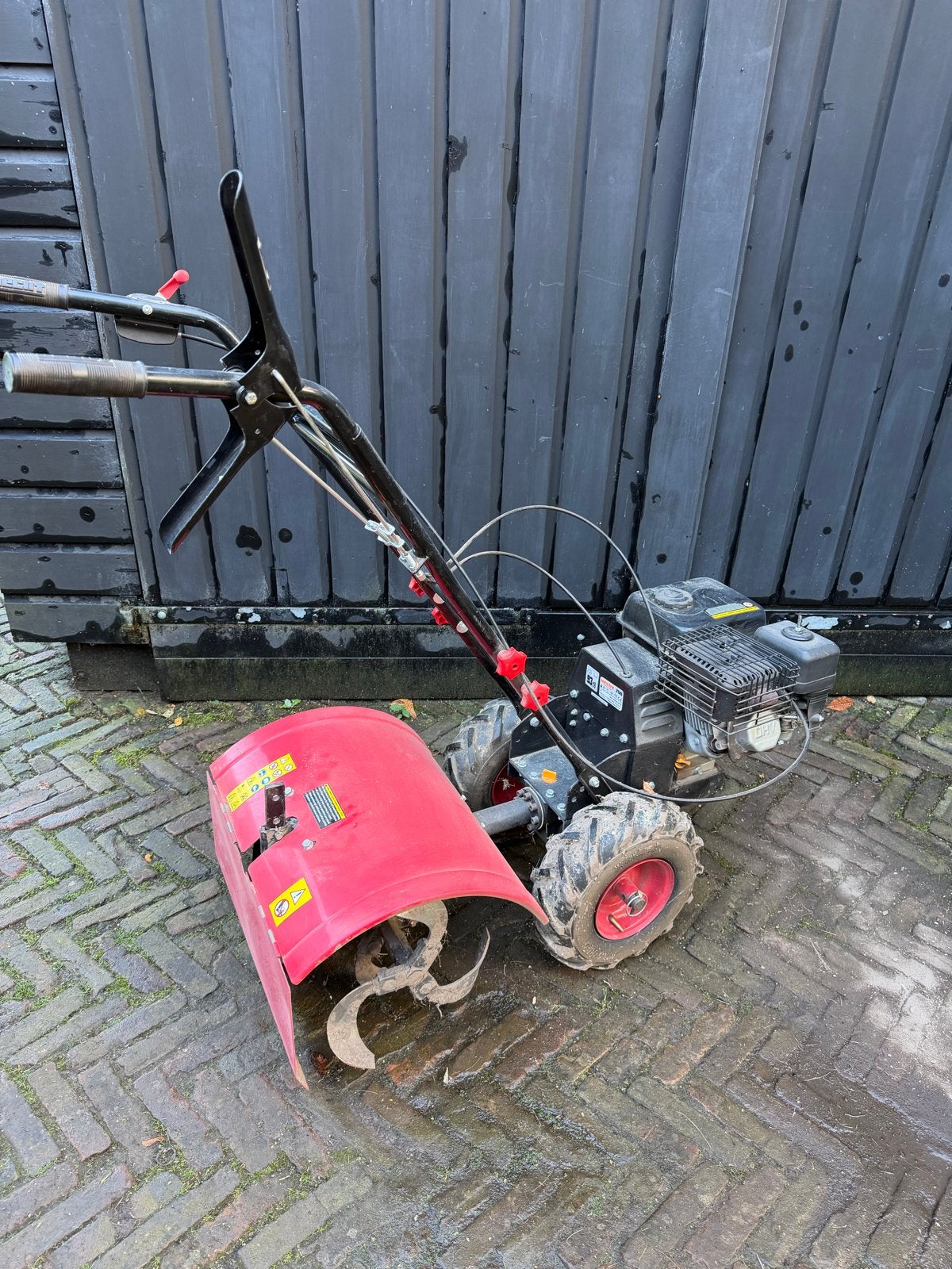 Hecht 750 Benzine Ploeg Weinig gebruikt Grondfrees grasfrees, Ophalen of Verzenden