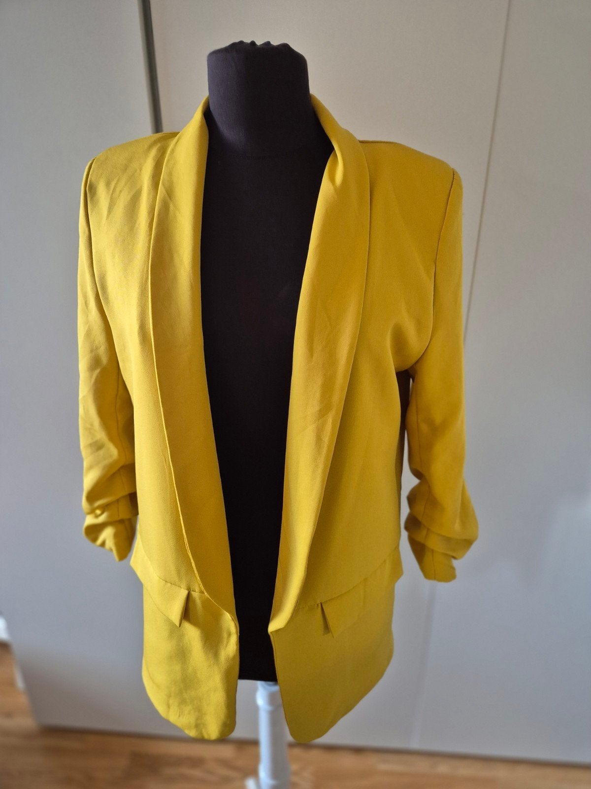 Italiaanse blazer S'EBO geel met ruched sleeves – maat M/L, Maat 38/40 (M), Geel, Ophalen of Verzenden, Zo goed als nieuw