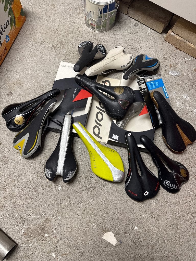 Assortiment fietszadels nieuw en gebruikt ca. 12 st, Fietsen en Brommers, Ophalen, Gebruikt