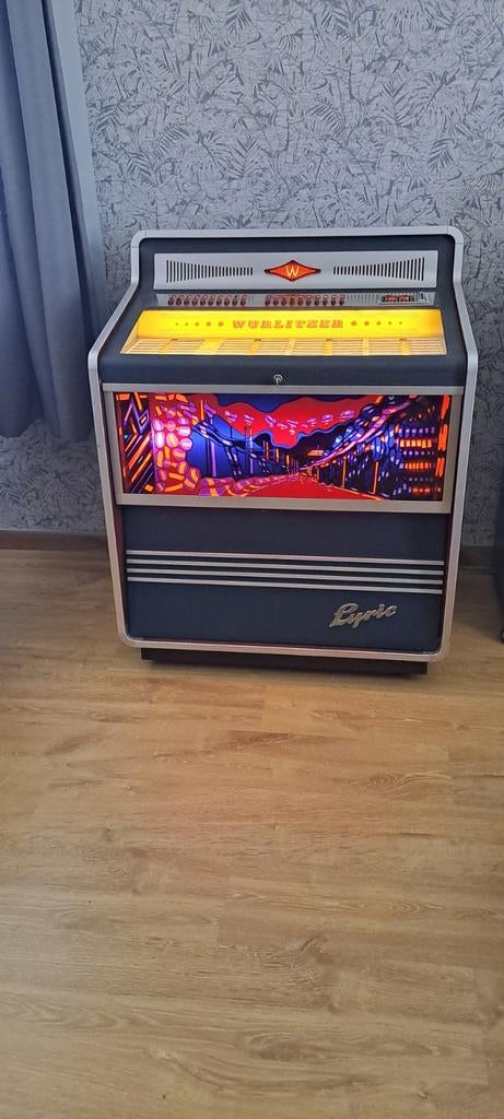Wurlitzer Lyric jukebox, Ophalen, Wurlitzer