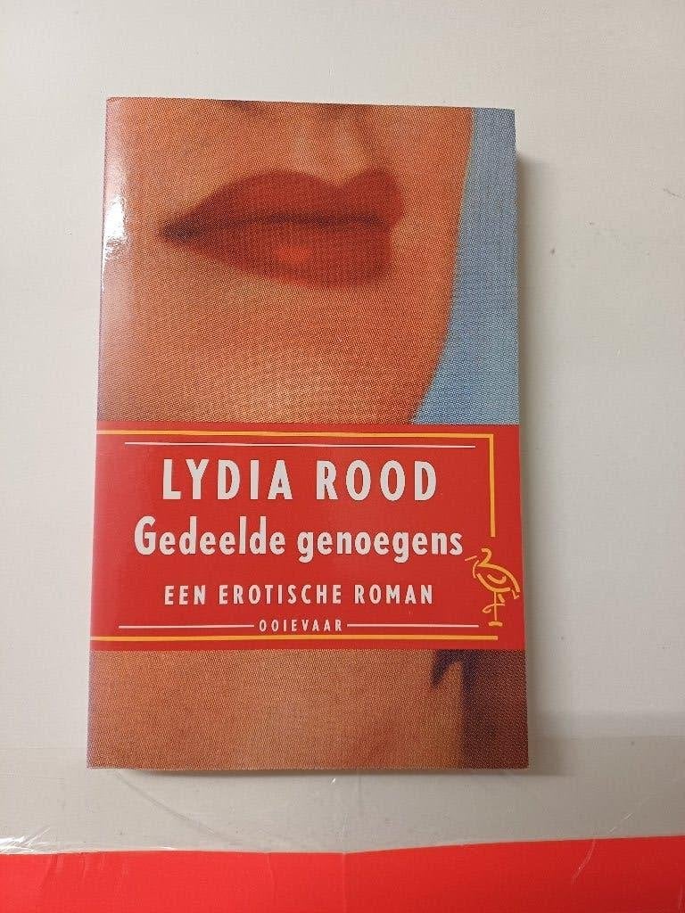 Boekje - Lydia Rood - Gedeelde Genoegens - Erotische Roman, Boeken, Ophalen of Verzenden, Gelezen, Gezondheid en Conditie