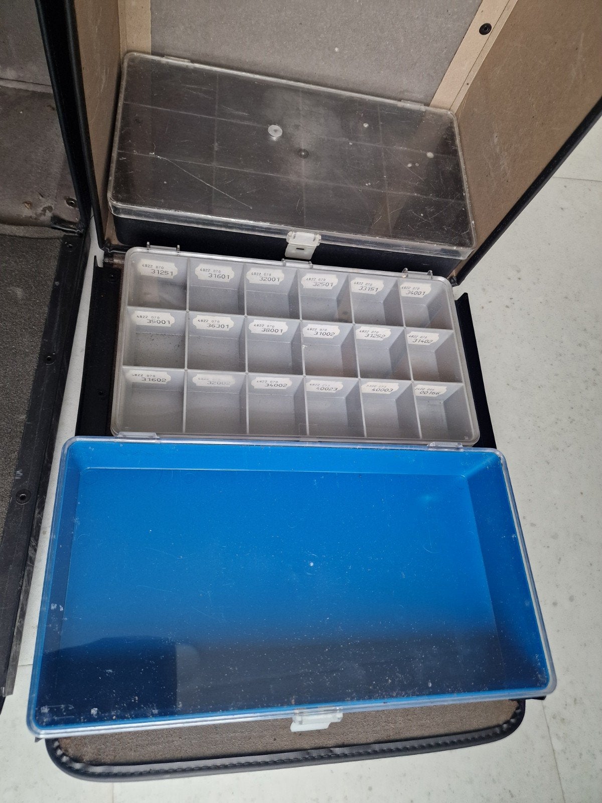 3 Vintage Opbergkoffers met Sorteerdozen - Hobby/Onderdelen, Ophalen of Verzenden, Gebruikt