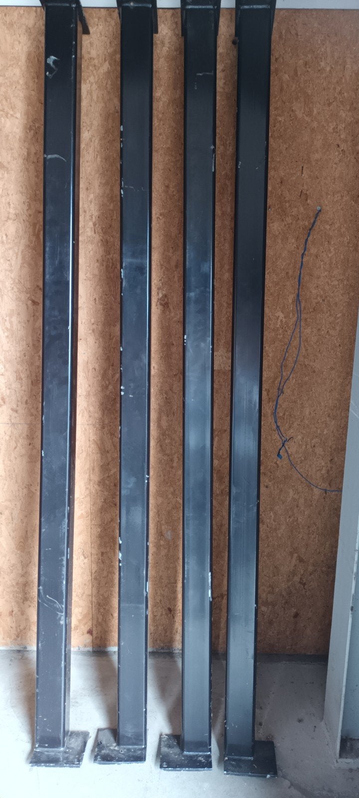Zwarte metalen palen 239 cm hoog, 12x12 cm vierkant, Ophalen, Gebruikt, Overige typen, 200 tot 250 cm
