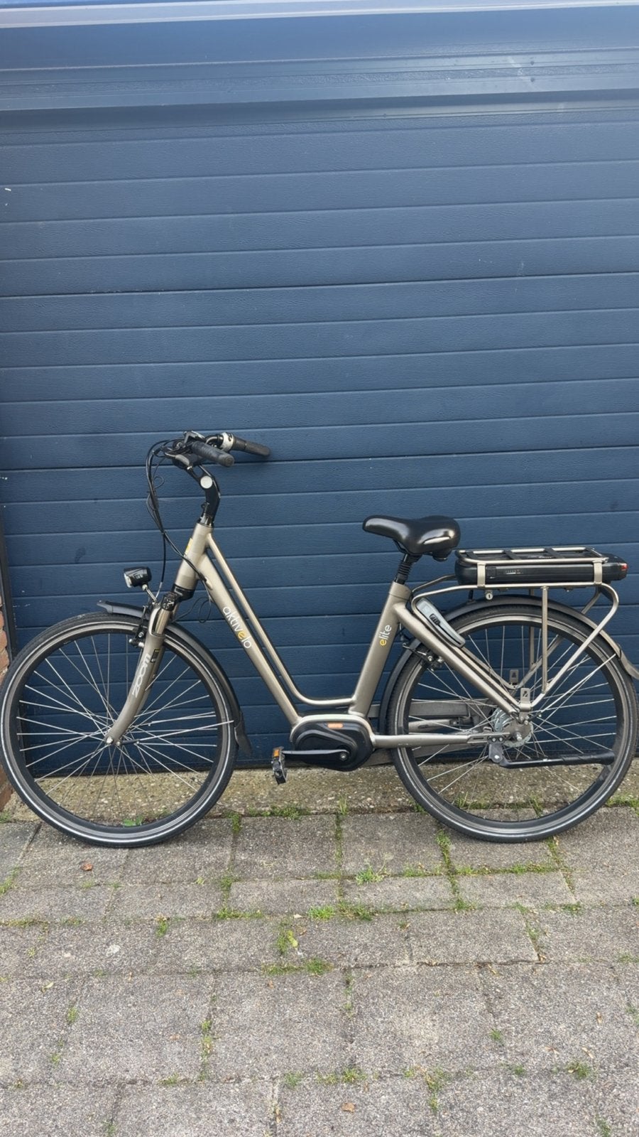 Zo goed als nieuwe elektrische fiets bouwjaar 2024, Fietsen en Brommers, Elektrische fietsen, Ophalen of Verzenden, Zo goed als nieuw