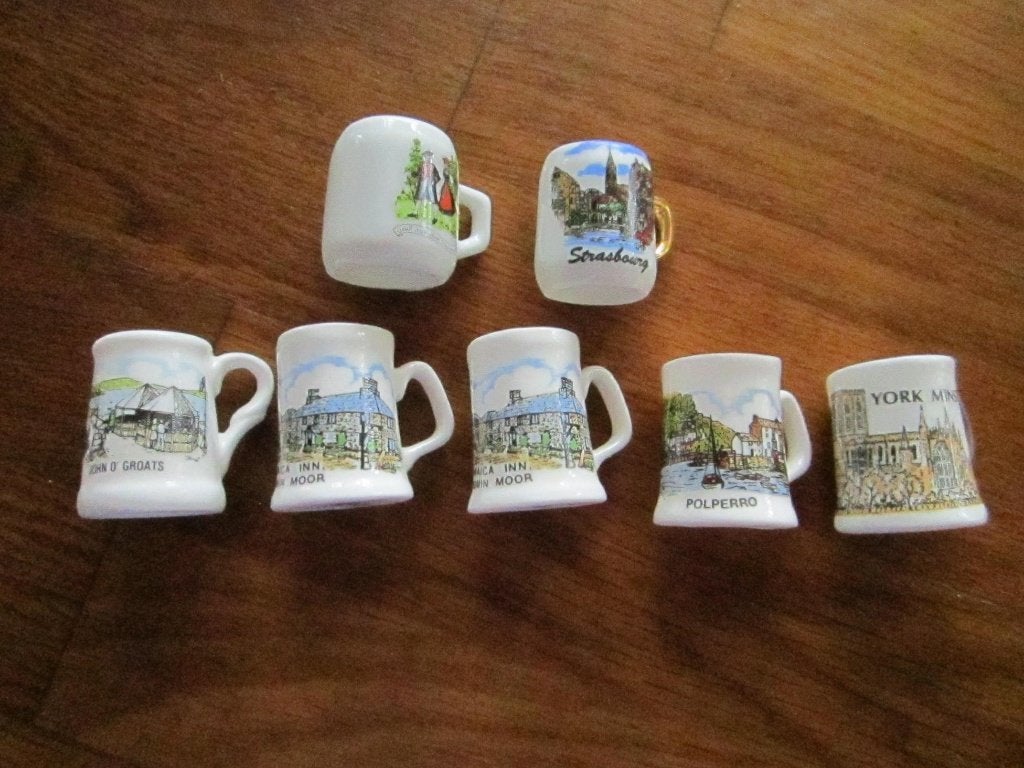 Verzameling van 7 miniatuur mokken/kannen, Ophalen of Verzenden, Nieuw, Porselein, Overige typen