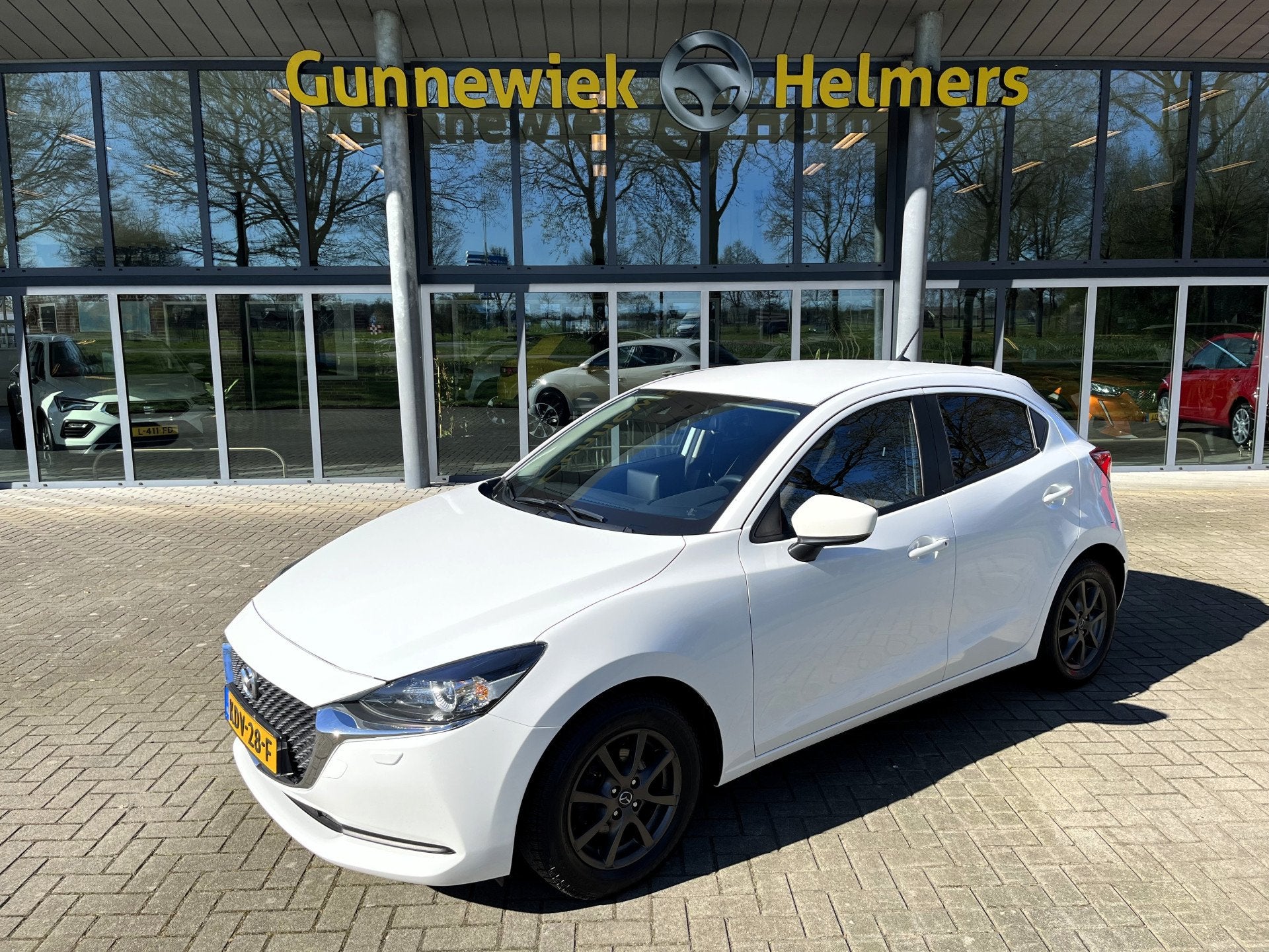 Mazda 2 1.5 Skyactiv-G Luxury | AIRCO | CARPLAY | CRUISE | L, Stof, Gebruikt, Euro 6, 4 cilinders