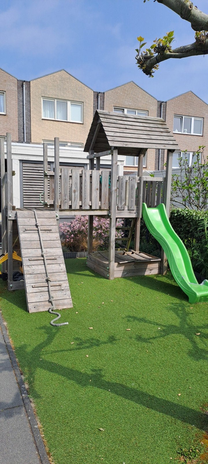 Speelhuis (zonder glijbaan), Ophalen, Gebruikt, Glijbaan