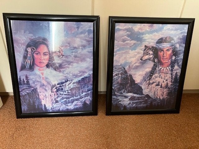 2 indianen schilderijen 45x55 cm zwarte lijst, Ophalen of Verzenden, Zo goed als nieuw, Minder dan 50 cm, Schilderij