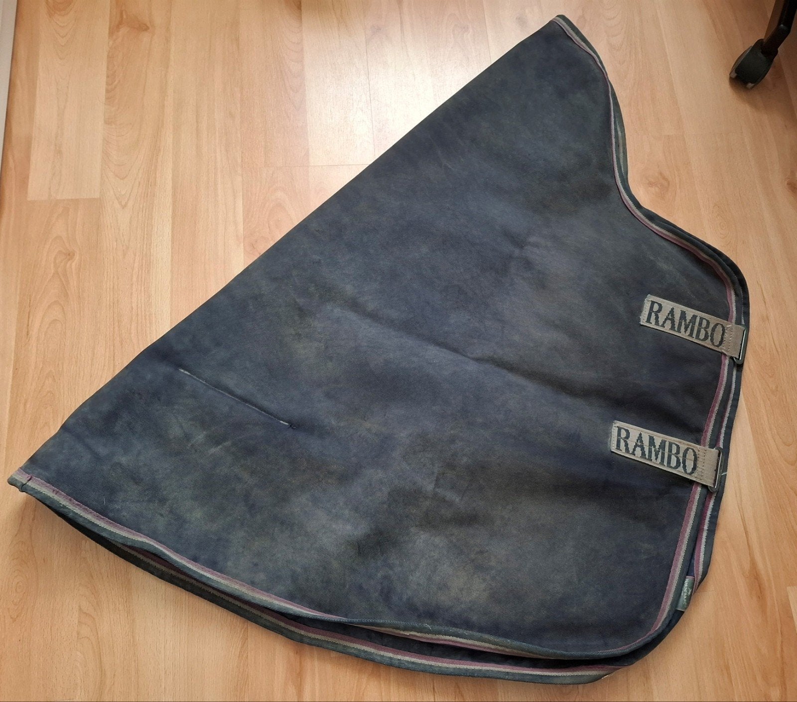 Rambo Supreme 1680D Hals maat M 0 gram, Dieren en Toebehoren, Paarden en Pony's | Dekens en Dekjes, Ophalen of Verzenden