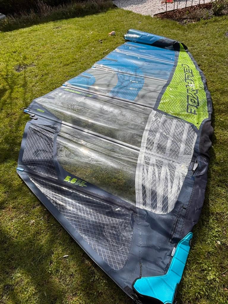 Neilpryde evo 14 5.6, Watersport en Boten, Ophalen, Zo goed als nieuw, Zeil