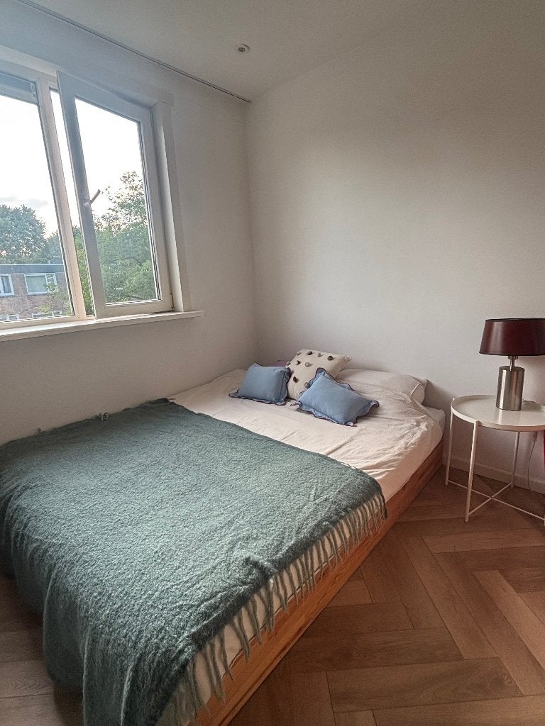 Wooden bed frame + mattress 160x200cm - As good as new, Ophalen, Bruin, Tweepersoons, Zo goed als nieuw