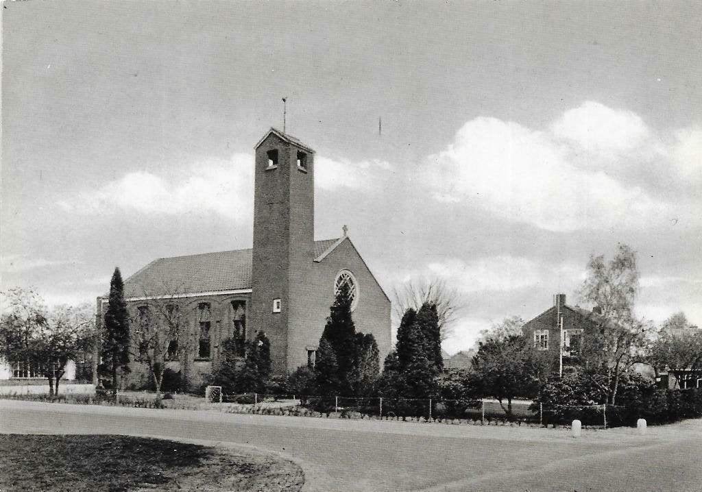 AK Hardinxveld-Giessendam - Geref. Kerk Stationsstraat, Verzenden, 1960 tot 1980, Ongelopen, Zuid-Holland