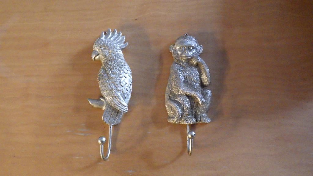 twee kapstokken in vorm van aap en papegaai, Huis en Inrichting, Woonaccessoires | Kapstokken, Wandkapstok, Gebruikt, Ophalen of Verzenden