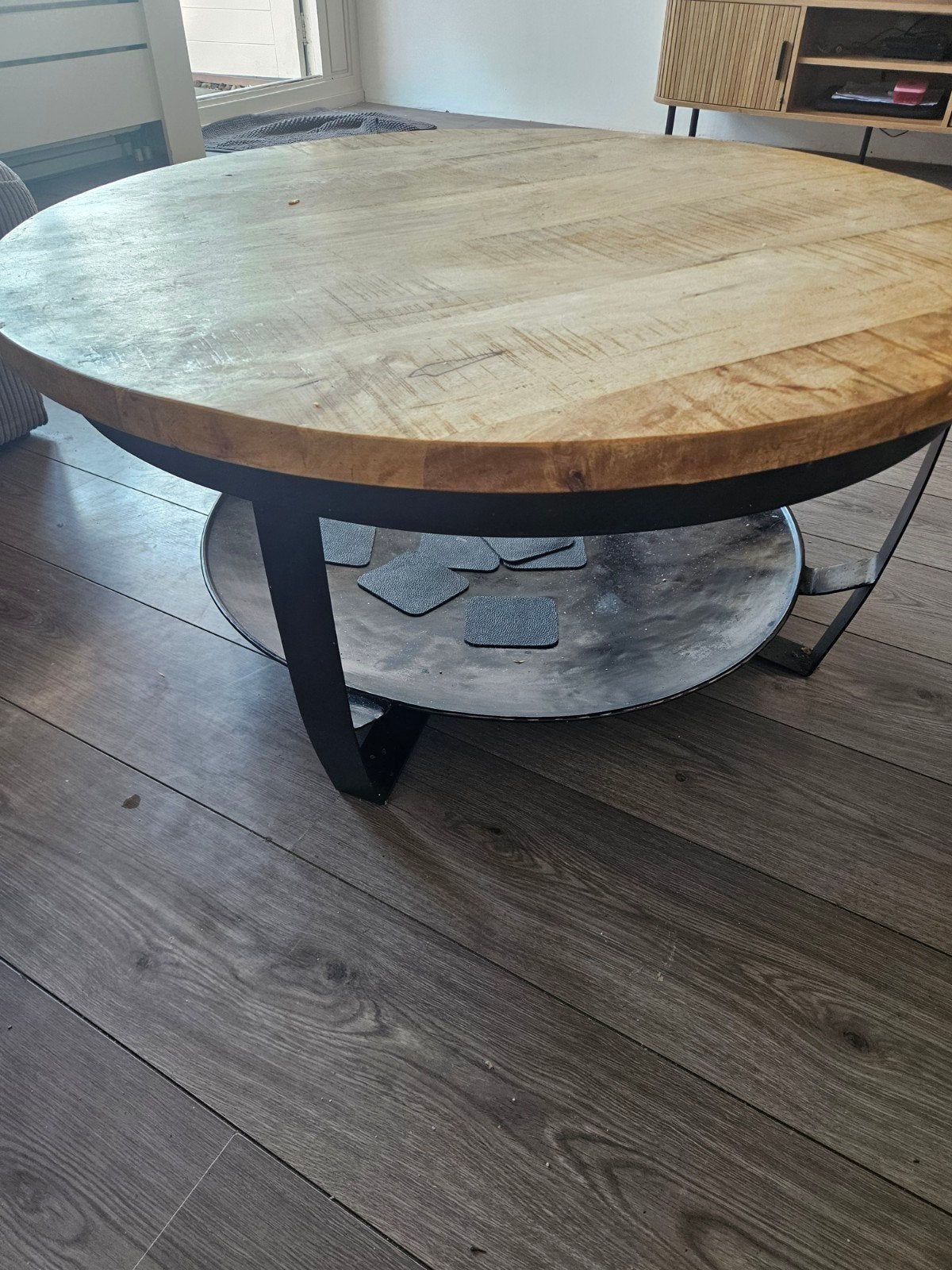 Industrieel houten mango tafel, Ophalen of Verzenden, Zo goed als nieuw, Rond