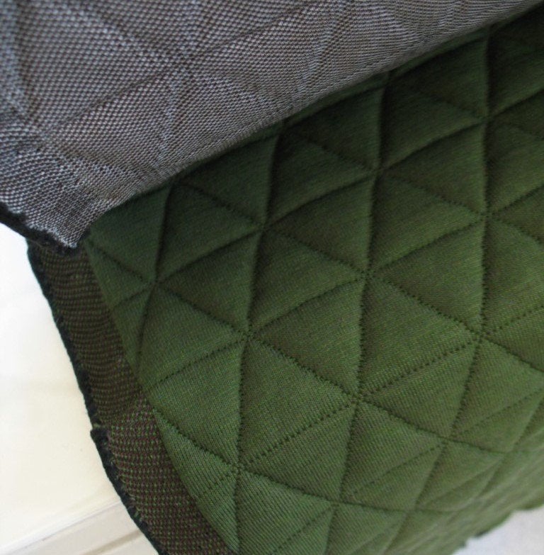 Kvadrat Febrik Triangle 972; groen; 12x restant meubelstof, Wol, Ophalen of Verzenden, 30 tot 120 cm, Groen