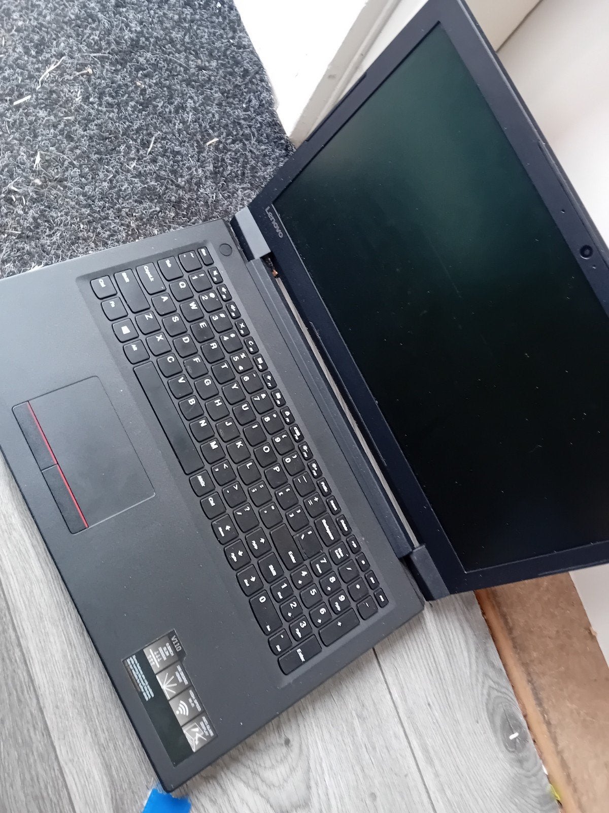 Lenovo v110 laptop, Ophalen