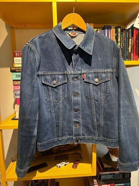 Vintage Levi’s Trucker 1978 – Made in France – NM – Size 40, Ophalen of Verzenden, Zo goed als nieuw, Blauw, Levi’s