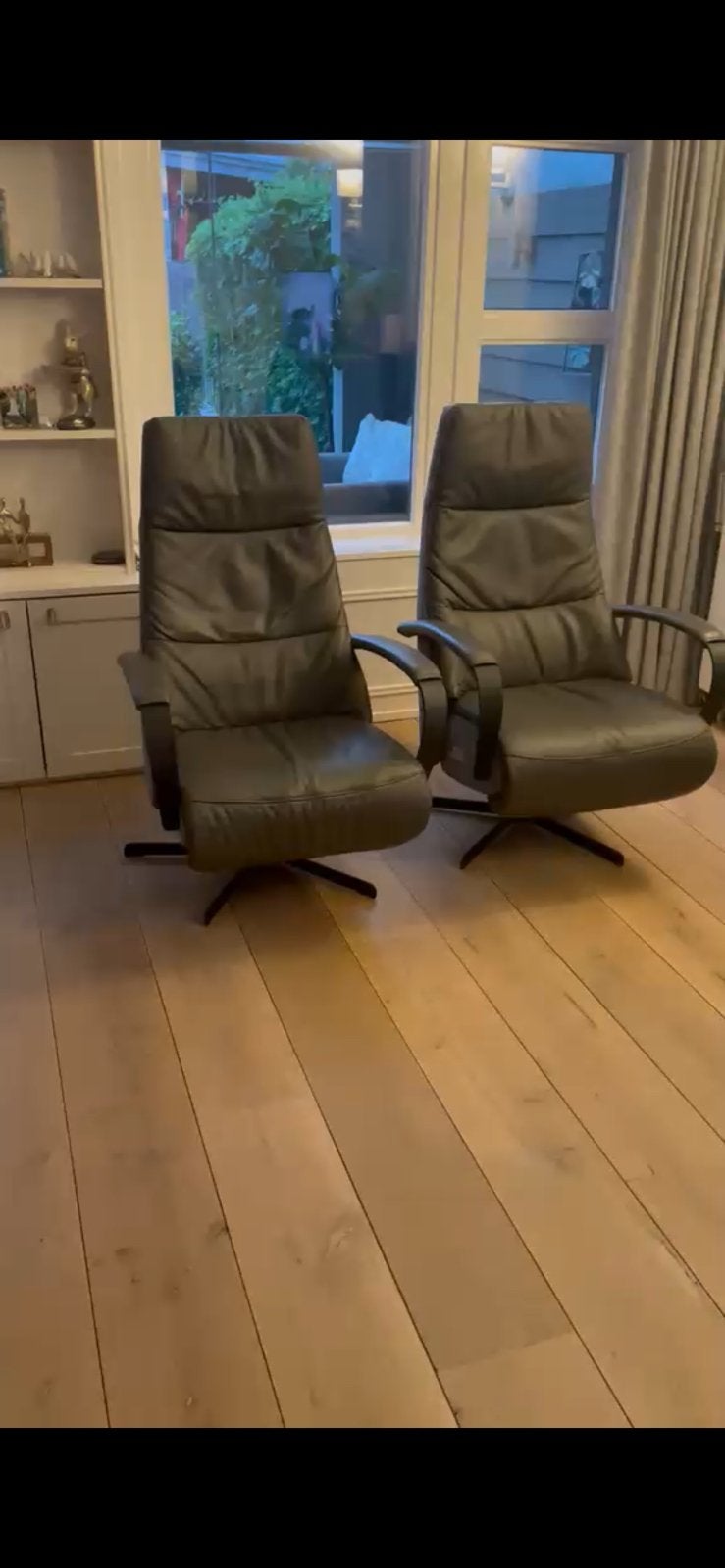 2 prominent relax fauteuils, Huis en Inrichting, Fauteuils, Ophalen, Minder dan 75 cm, Leer, Zo goed als nieuw