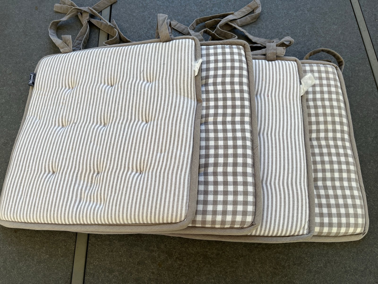 4x Tuinstoelkussens Grijs/Wit, streep en/of ruit. 40x40 cm, Tuin en Terras, Ophalen of Verzenden, Gebruikt