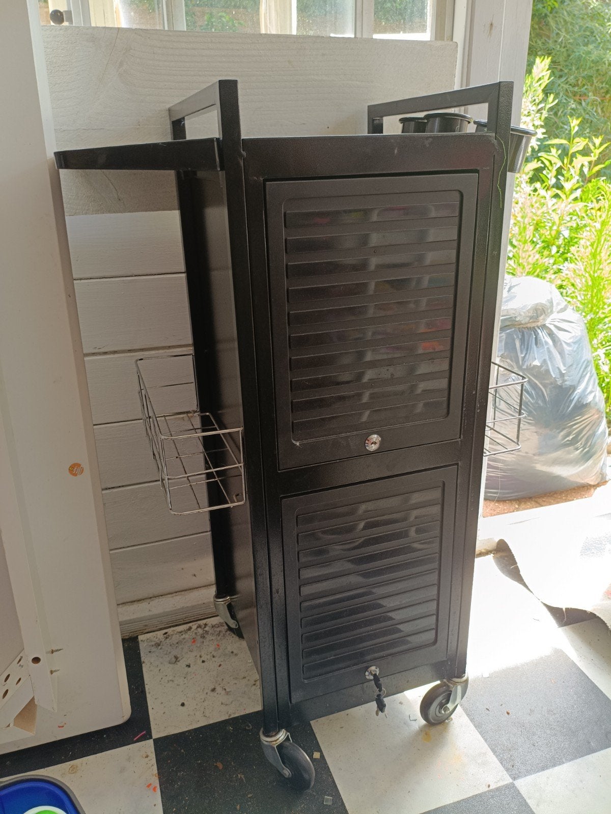 Zwarte Verrijdbare Salon Trolley met Lades, Ophalen, Gebruikt