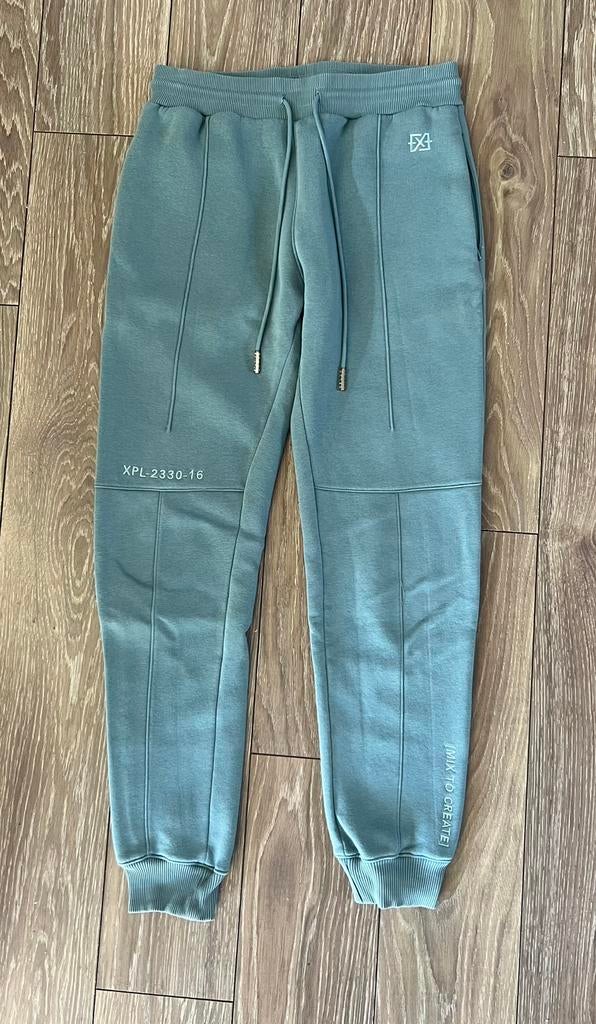 XPLCT studio’s shade jogger lichtblauw maat M, Ophalen of Verzenden, Gedragen, Blauw