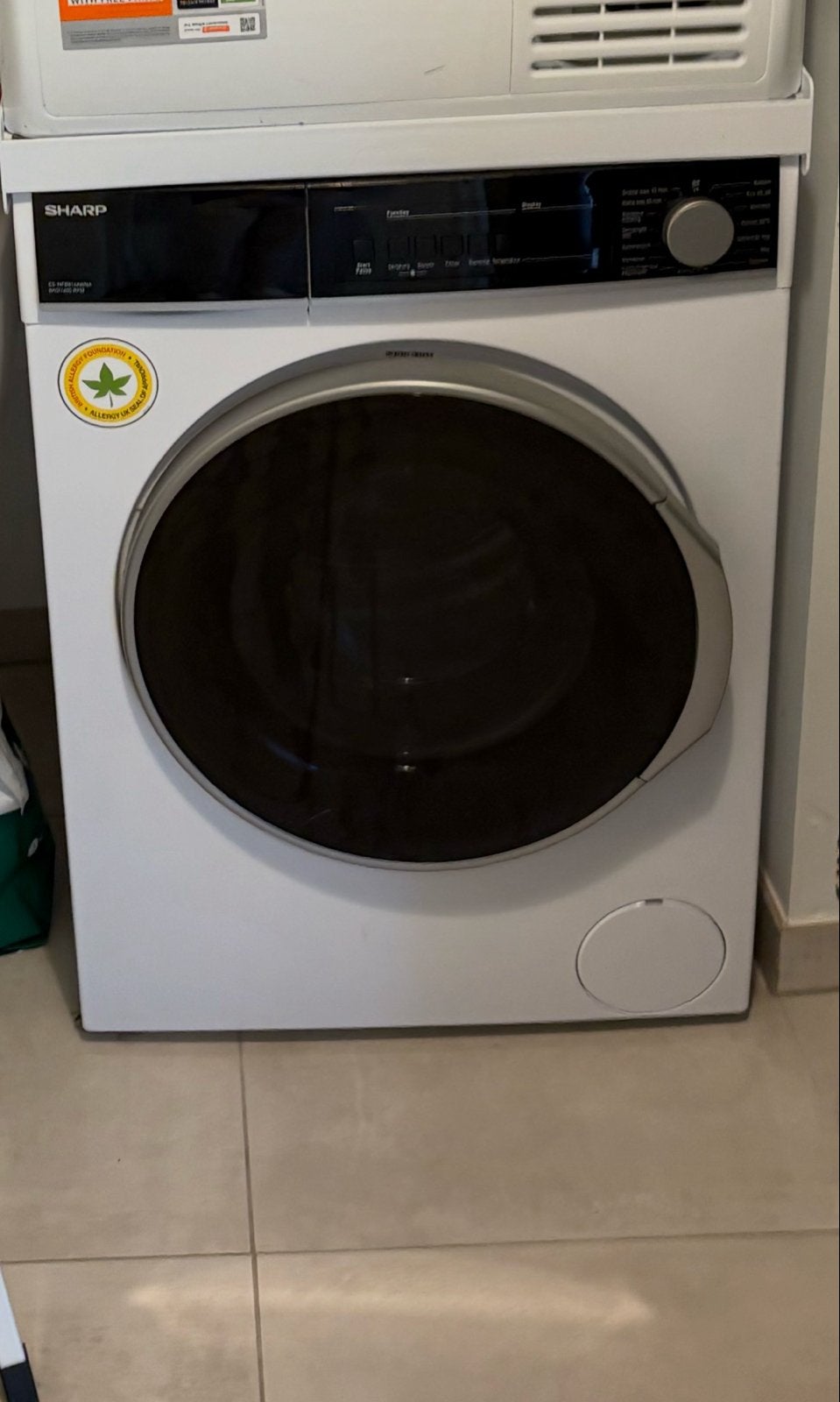Sharp Wasmachine - Zo goed als nieuw, Witgoed en Apparatuur, Ophalen, Zo goed als nieuw, 85 tot 90 cm, 1200 tot 1600 toeren