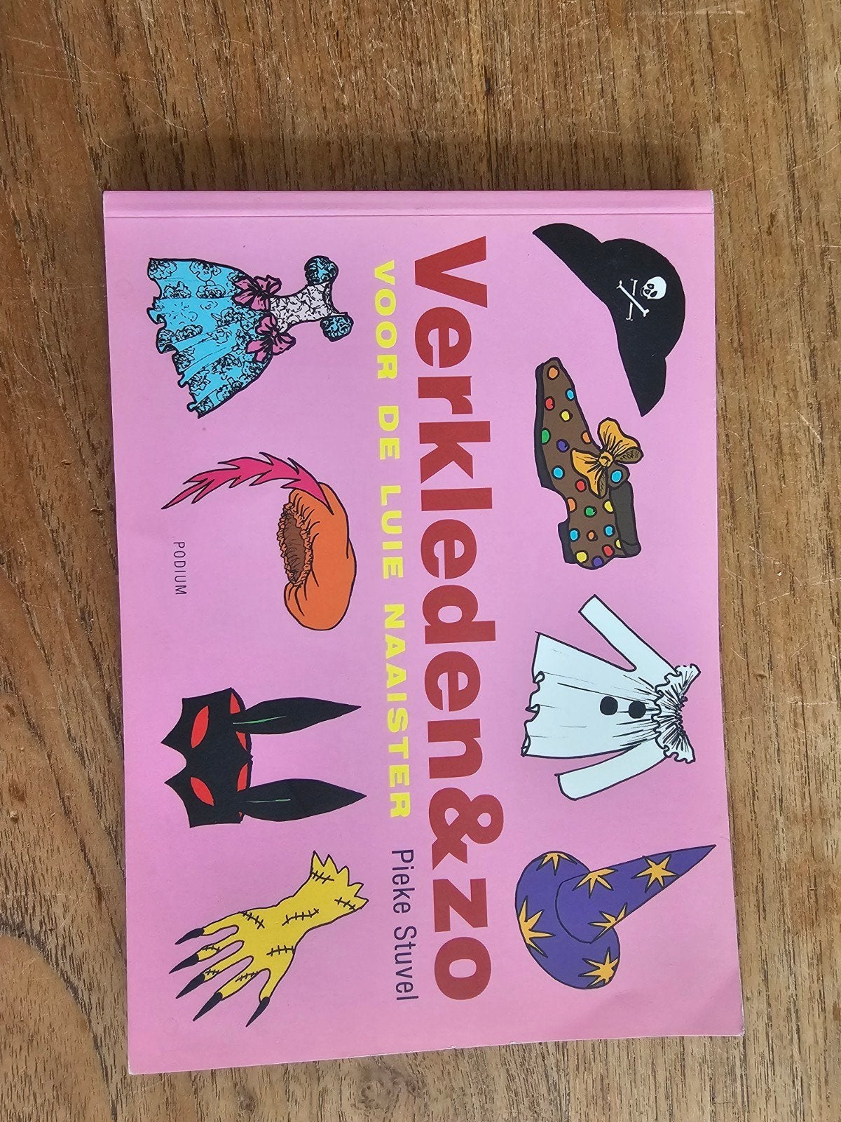 Verkleden & Zo - Voor de Luie Naaister - Pieke Stuvel, Ophalen of Verzenden, Zo goed als nieuw