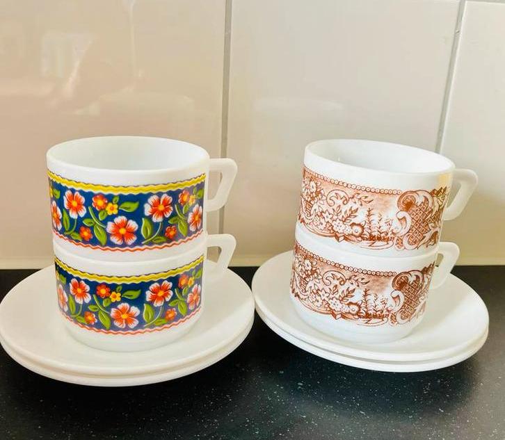 4 retro Arcopal koffiekopjes, Antiek en Kunst, Antiek | Servies los, Ophalen of Verzenden