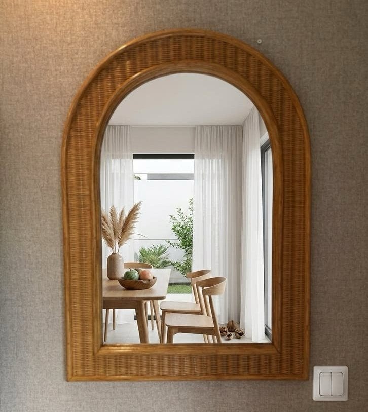 Vintage ‘70 Rotan Boogspiegel - Handgevlochten, Huis en Inrichting, Woonaccessoires | Spiegels, Ophalen, Gebruikt, Minder dan 100 cm