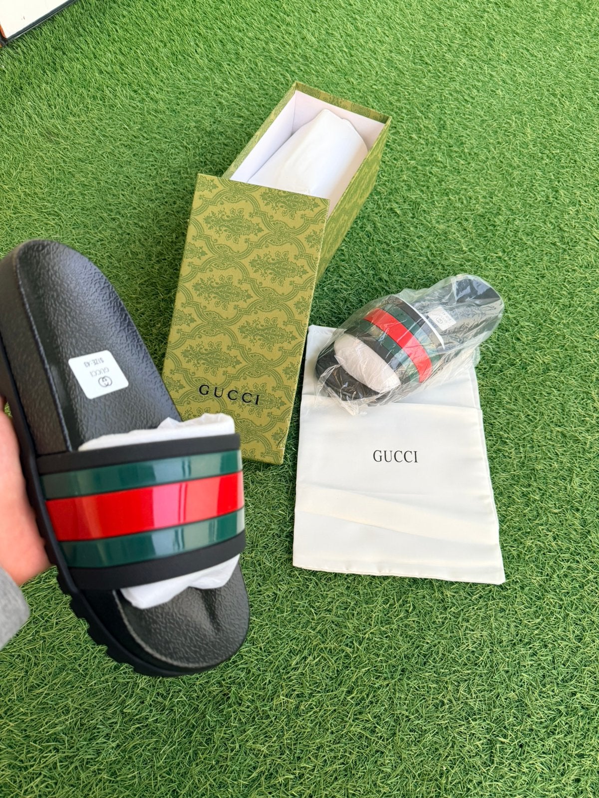 Gucci slipper nieuw met alle toebehoren 42/43/44, Slippers, Overige kleuren, Nieuw, Ophalen of Verzenden