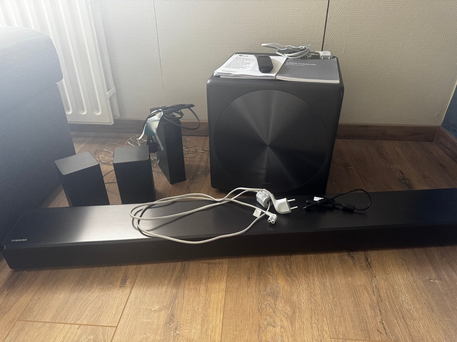 Samsung Soundbar met subwoofer en achterspeakers, Ophalen, Soundbar, 70 watt of meer, Zo goed als nieuw