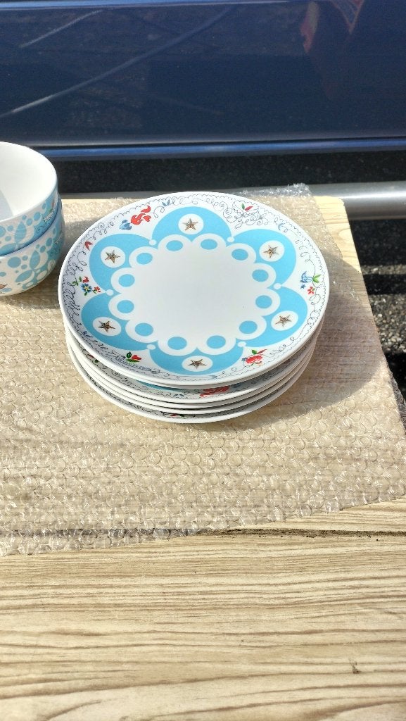 Loekie servies delen ,6 borden en 5 kommen - Nieuw., Ophalen of Verzenden, Nieuw, Overige stijlen, Bord(en)