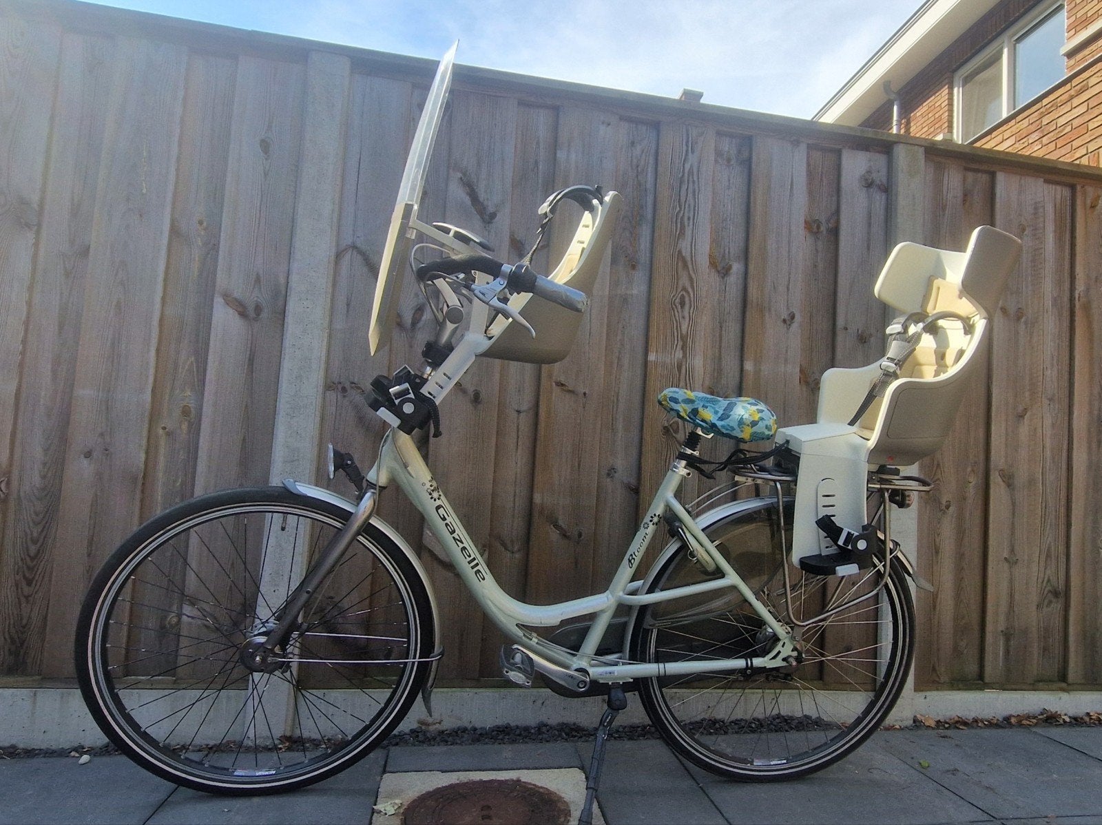 Gazelle Bloom Damesfiets met Kinderzitjes, stuur en Windsche, Ophalen, Velgrem, Versnellingen, Gazelle