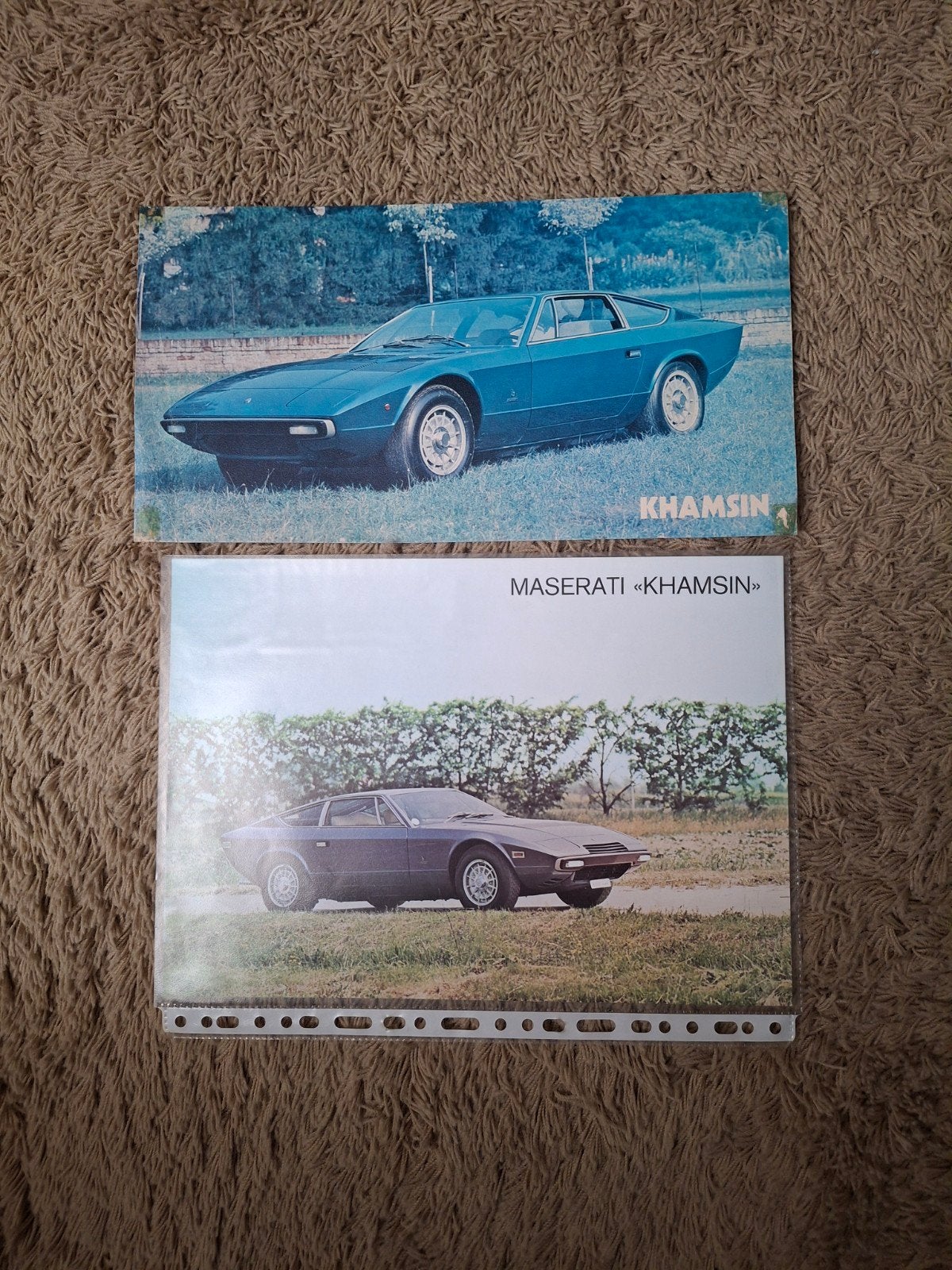 2x autofolder (leaflet) Maserati Khamsin, Verzenden, Zo goed als nieuw, Overige merken