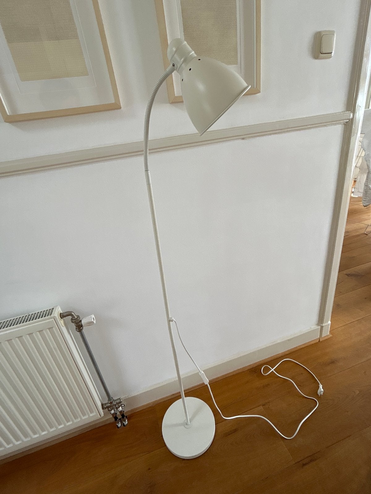 IKEA Lersta vloerlamp wit - verstelbaar en stijlvol, Ophalen, 100 tot 150 cm, E27 (groot), Zo goed als nieuw