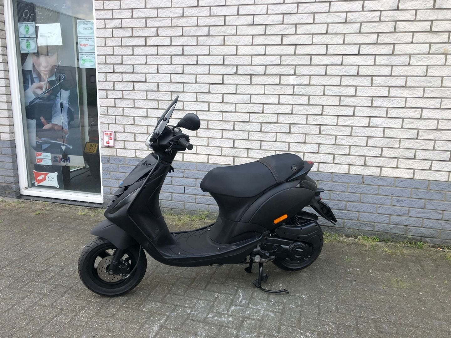 JONGE PIAGGIO ZIP SP 45 4T MAT ZWART BROM BJ2020 1400KM, Fietsen en Brommers, Scooters | Piaggio, PIAGGIO, Onbekend, Onbekend
