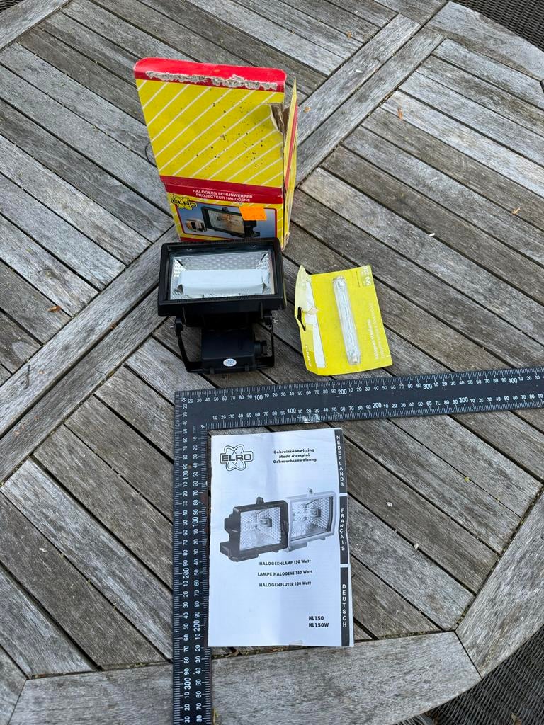 ELRO Halogeen Schijnwerper 150W met Lamp, Ophalen of Verzenden, Nieuw, 50 tot 200 watt, Lamp met armatuur