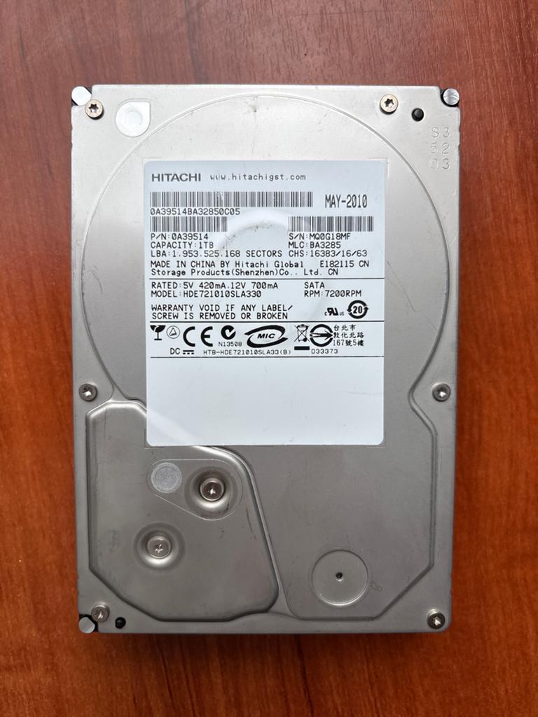 Hitachi 1TB SATA HDD - HDE721010SLA330, Computers en Software, Harde schijven, Gebruikt, Server, Intern, HDD, SATA, Ophalen
