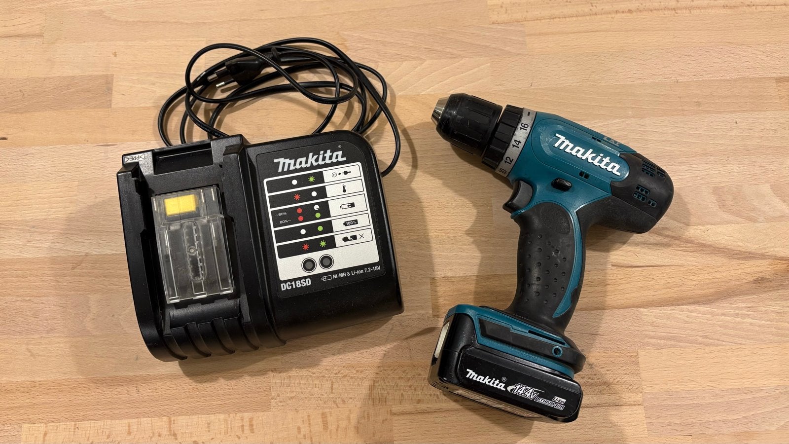 Makita DDF343 Accuboormachine met lader en accu, Variabele snelheid, Ophalen of Verzenden, Minder dan 400 watt, Zo goed als nieuw