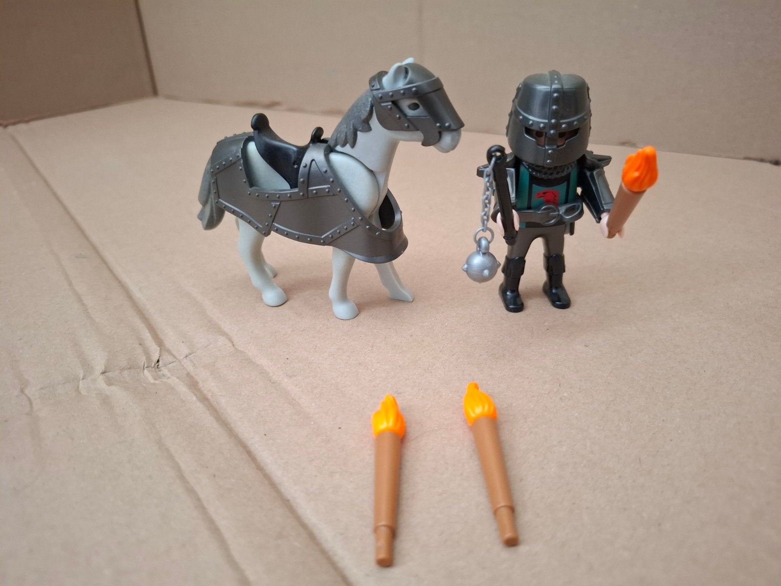 Foto 23 van Playmobil Kasteel van de Leeuwenridders 4865 met extra's