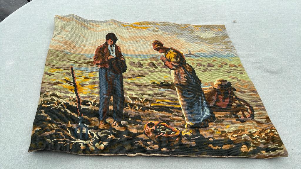 Geborduurd schilderij, wol, naar Het Angelus van Millet., Ophalen of Verzenden