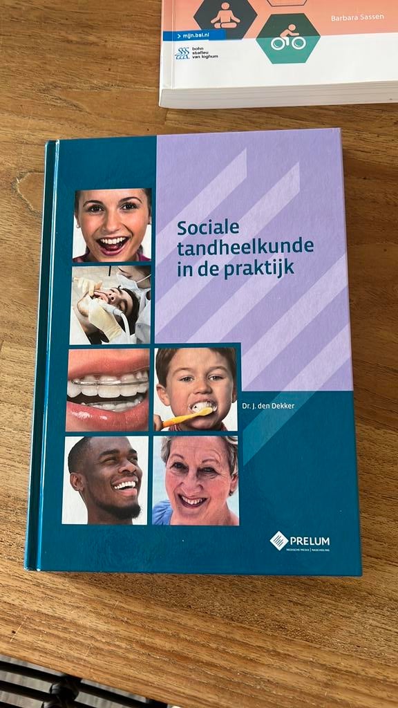 Jan den Dekker - Sociale tandheelkunde in de praktijk, Ophalen of Verzenden, Zo goed als nieuw