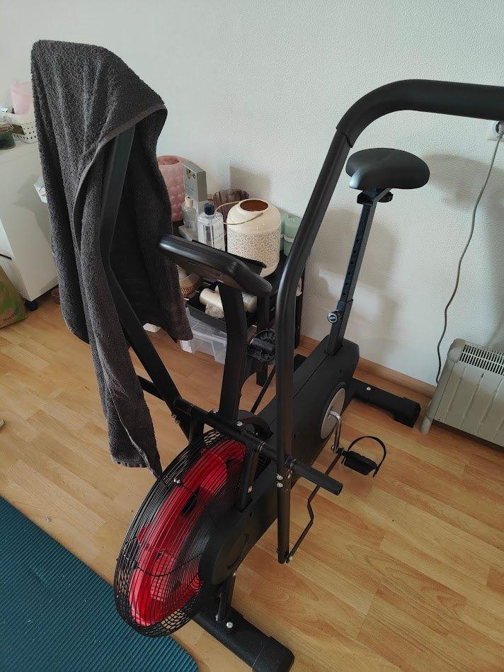 Meest Geavanceerde Handdoekenrek ook als Airbike, Ophalen, Zo goed als nieuw, Airbike, Metaal