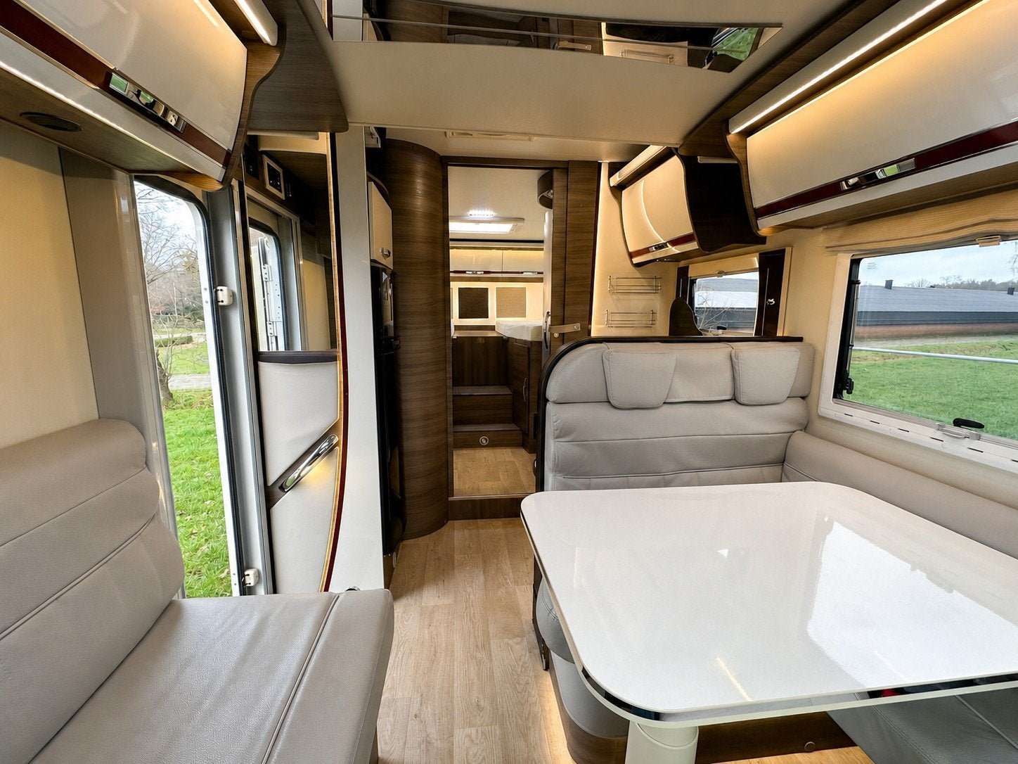 Foto 12 van McLouis 473 G Carat | 2017 | Euro 6  | Zeer compleet € 49750