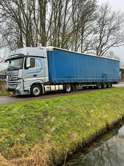 Mercedes benz actros 1845 Gigaspace met trailer, Automaat, Achterwielaandrijving, Leder en Stof, Mercedes-Benz