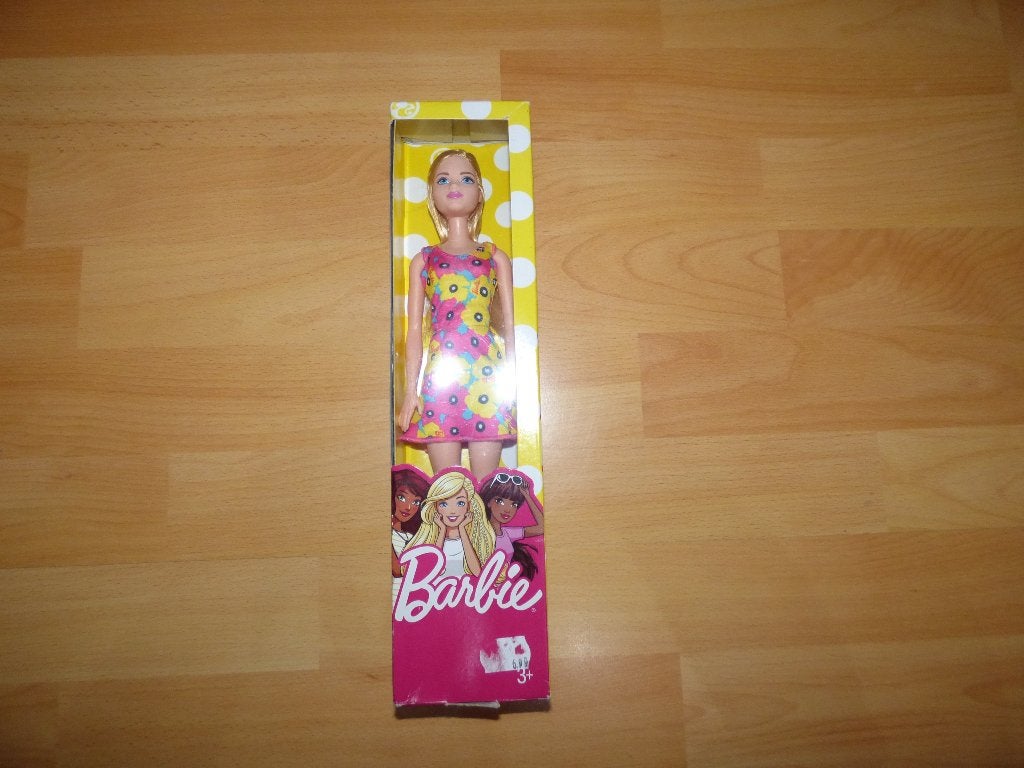 Barbie met mooie bloemenjurk, NIEUW IN VERPAKKING!, Ophalen of Verzenden, Nieuw, Barbie