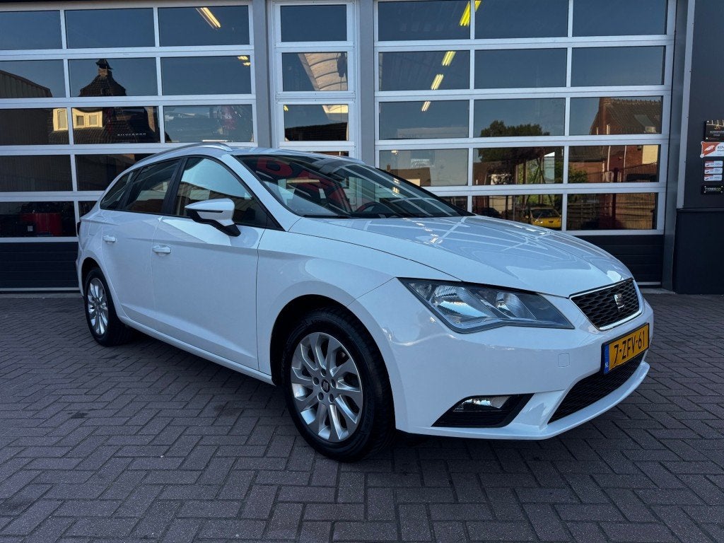 Seat LEON 1.2 TSI STYLE BNS. / AIRCO / CRUISECONTROL / DEALE, Voorwielaandrijving, Euro 5, 1154 kg, Gebruikt