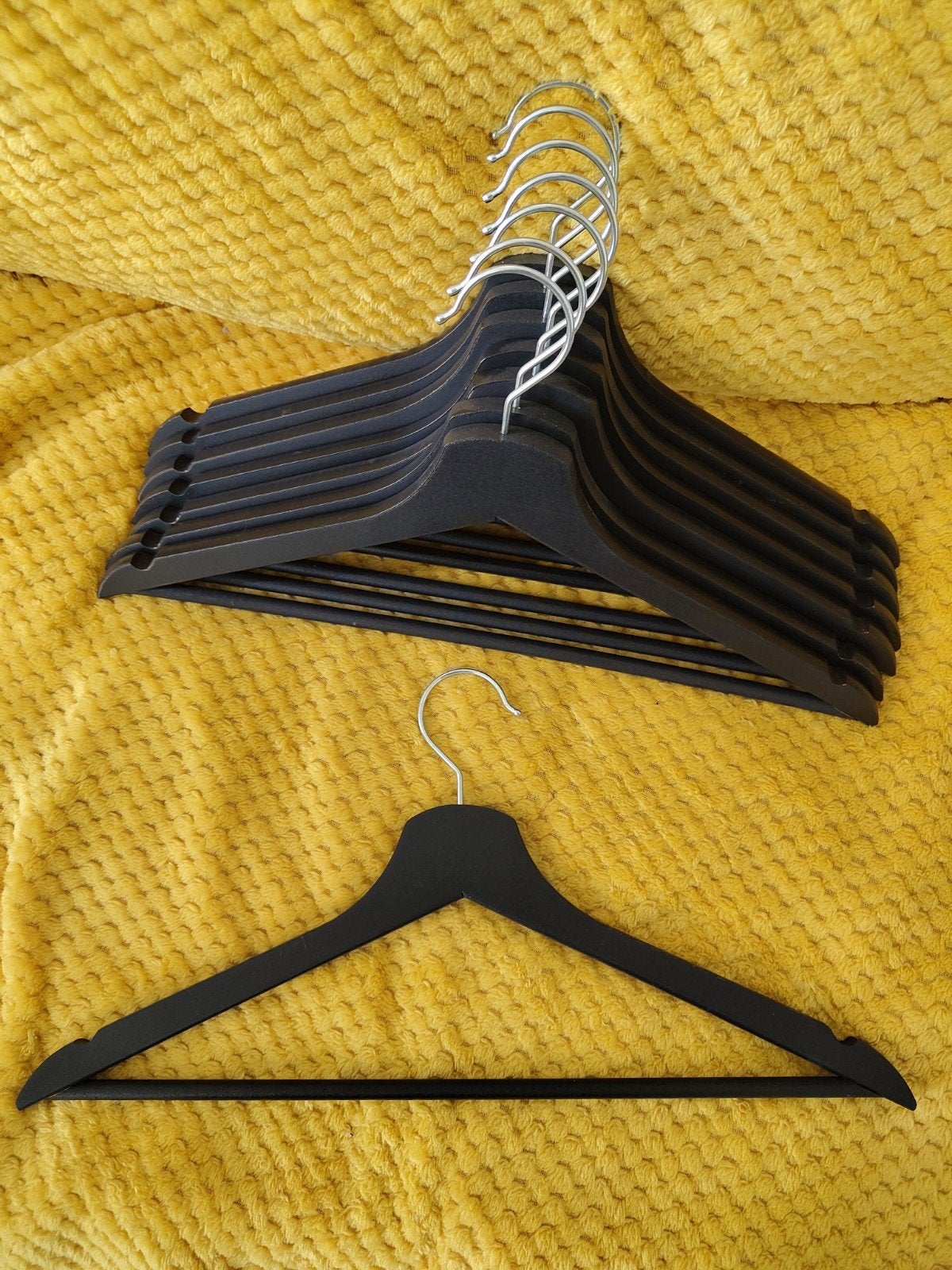 Ikea zwarte houten kledinghangers (8 stuks), Kleding | Dames, Kledinghangers, Ophalen, Zo goed als nieuw, Hout, Kinderen en Volwassenen