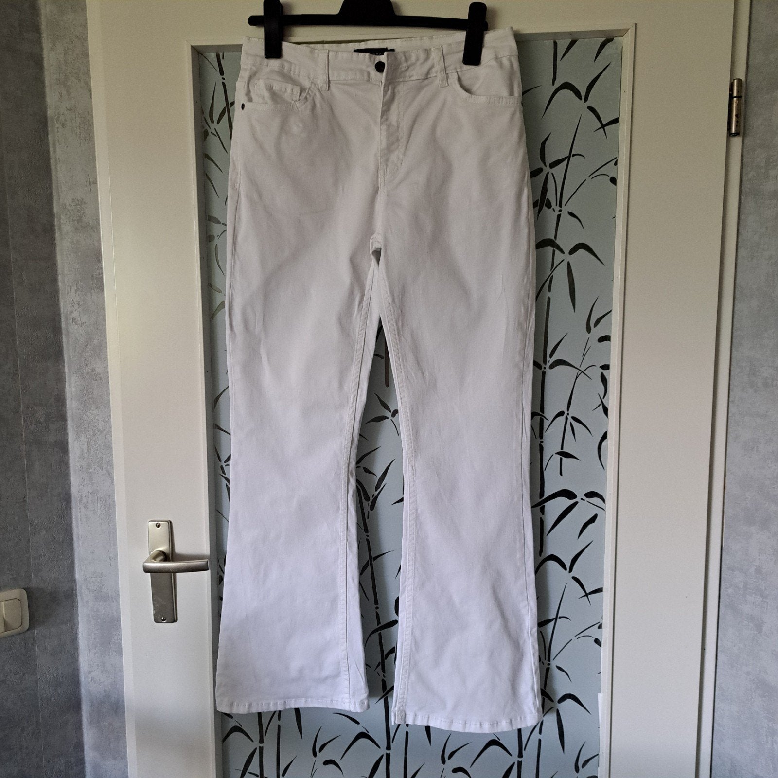 Witte Jeans flared broek maat 42, Wit, Maat 42/44 (L), Pescara, Ophalen of Verzenden