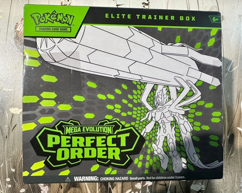 Pokemon: Perfect Order - Elite Trainer Box, Ophalen of Verzenden, Zo goed als nieuw, Overige typen